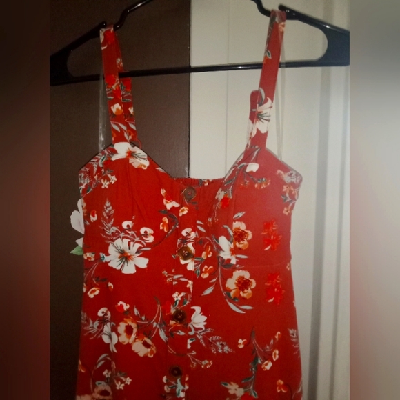 Dresses & Skirts - Floral dress 🌸